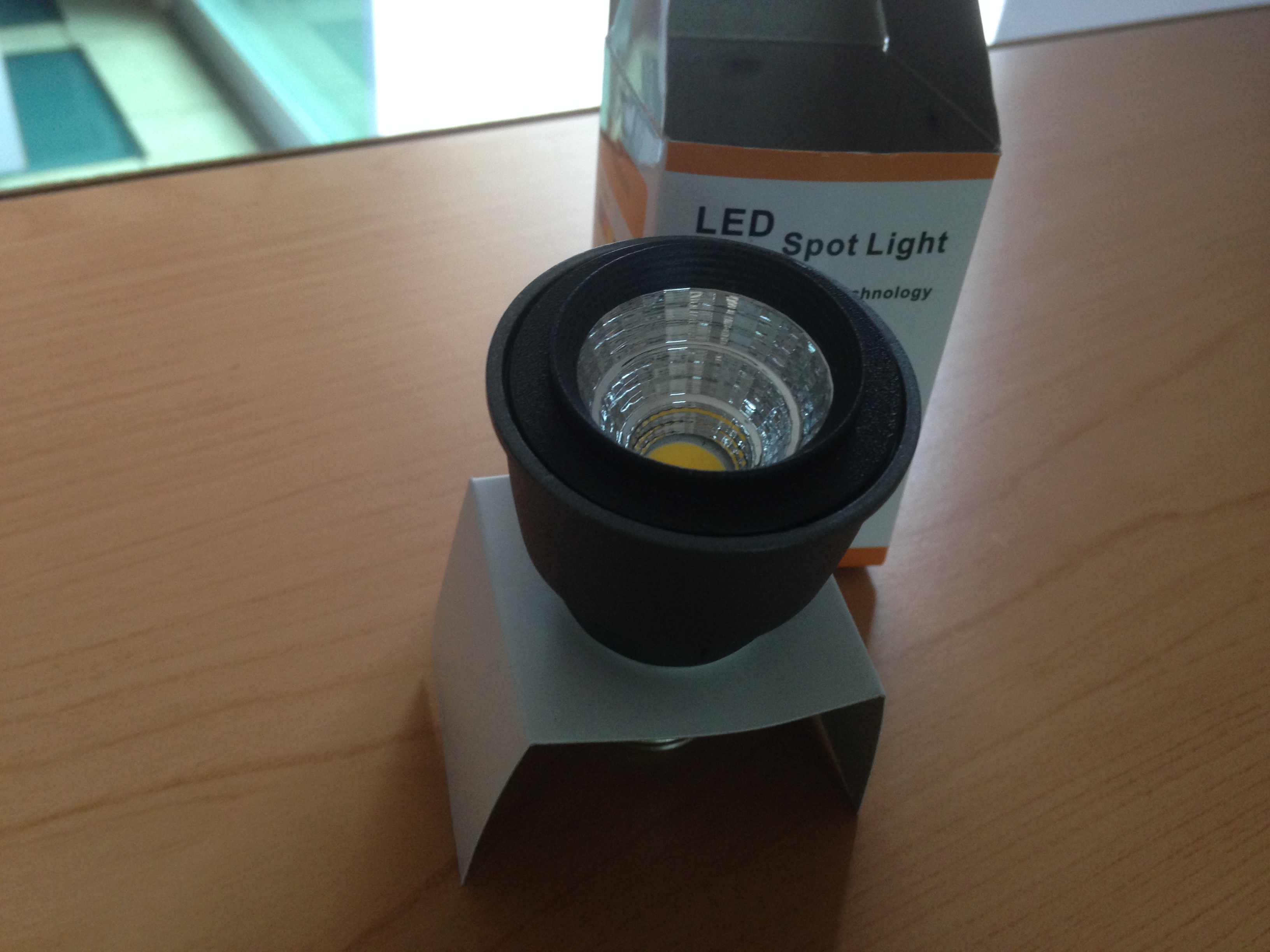 FOCO LED COB, 5W, Spot light, Blanco Cálido E27